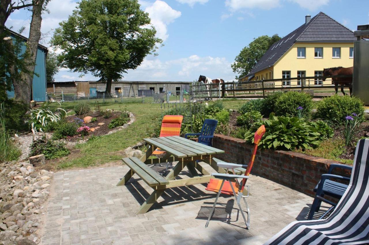Familienfreundliche Ferienwohnung Am Reuterteich Seedorf  ภายนอก รูปภาพ
